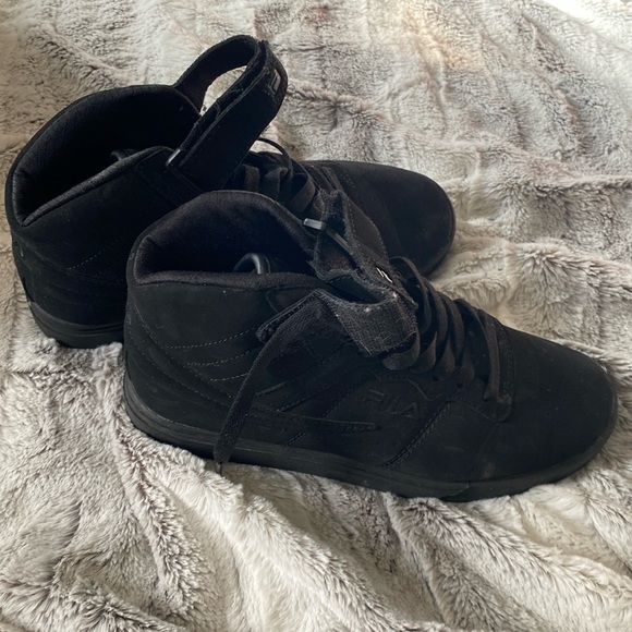 FILA Vulc Suede Mid top sneakers 5Y Boys/ Women’s 6 - Picture 1 of 5